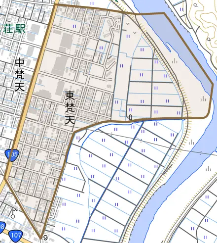 東梵天とその周辺の地図。町の範囲を重ねている