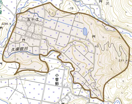 五十土とその周辺の地図。町の範囲を重ねている