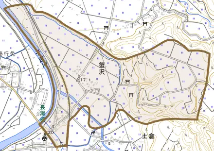 蟹沢とその周辺の地図。町の範囲を重ねている