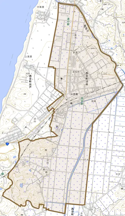 西目町沼田とその周辺の地図。町の範囲を重ねている