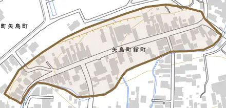 矢島町舘町とその周辺の地図。町の範囲を重ねている
