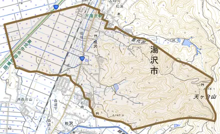 成沢とその周辺の地図。町の範囲を重ねている