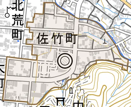 佐竹町とその周辺の地図。町の範囲を重ねている