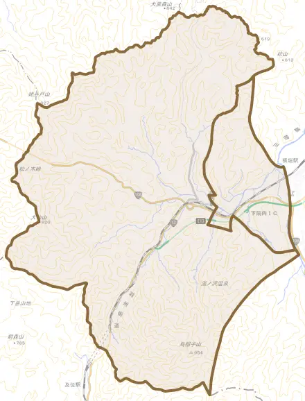 下院内とその周辺の地図。町の範囲を重ねている