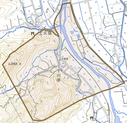 字下川原とその周辺の地図。町の範囲を重ねている