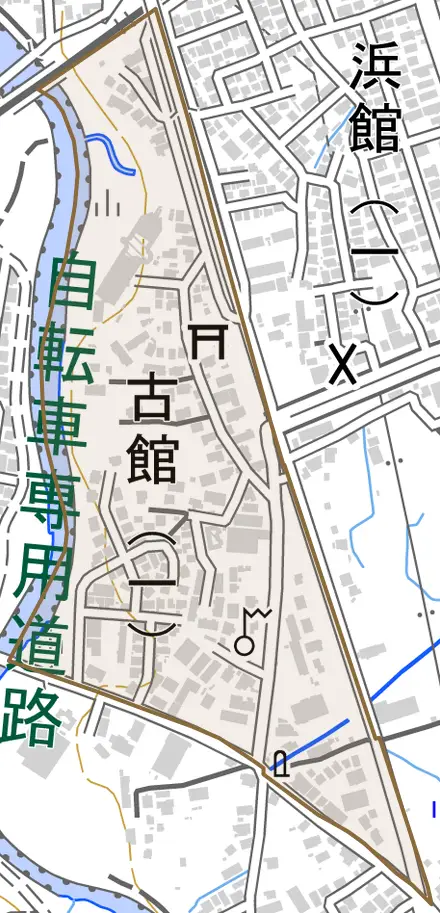 古館とその周辺の地図。町の範囲を重ねている