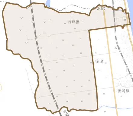 大字四戸橋とその周辺の地図。町の範囲を重ねている