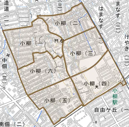 小柳とその周辺の地図。町の範囲を重ねている