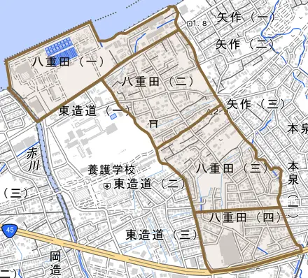 八重田とその周辺の地図。町の範囲を重ねている