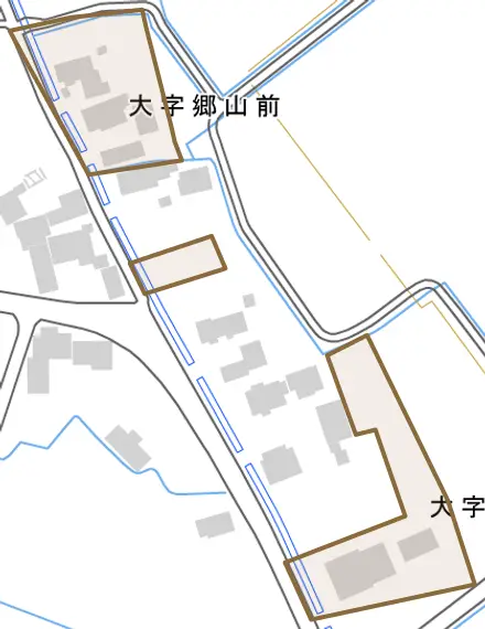 大字郷山前とその周辺の地図。町の範囲を重ねている