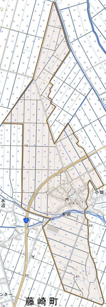 大字矢沢とその周辺の地図。町の範囲を重ねている