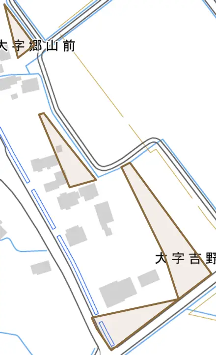 大字吉野田とその周辺の地図。町の範囲を重ねている