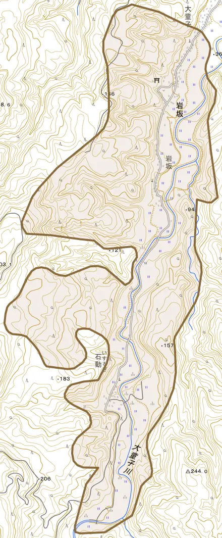 大字岩坂とその周辺の地図。町の範囲を重ねている