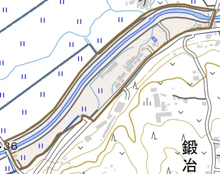 字古舘下川原とその周辺の地図。町の範囲を重ねている