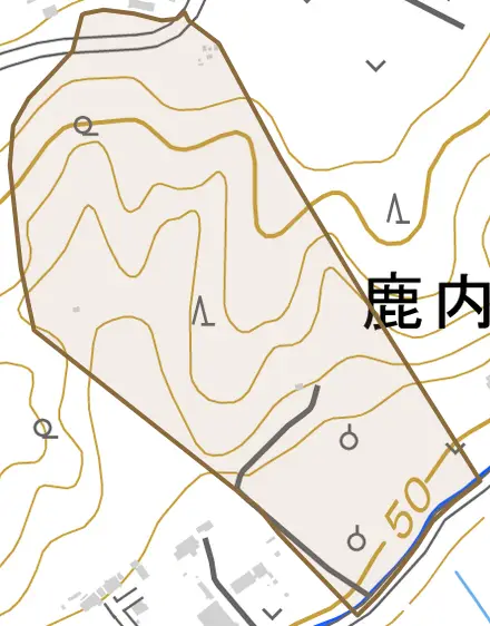 字白山とその周辺の地図。町の範囲を重ねている