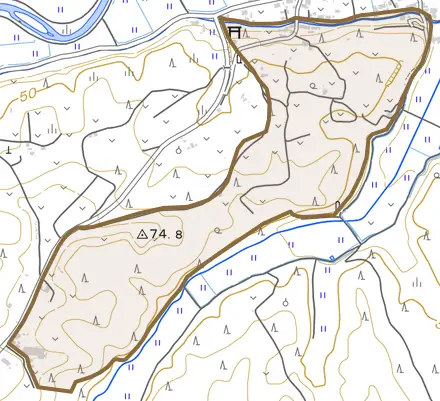字石仏前とその周辺の地図。町の範囲を重ねている