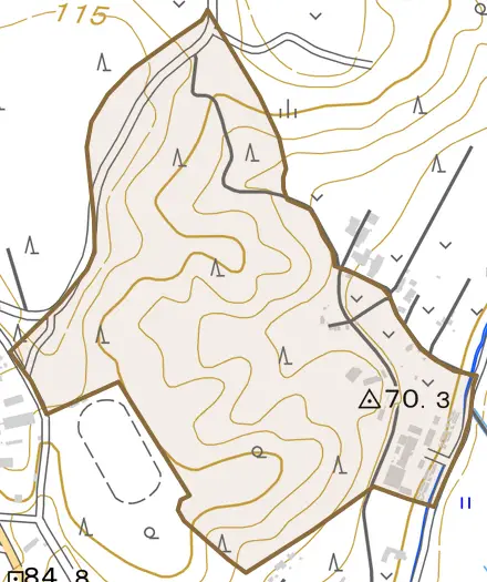 字傘松とその周辺の地図。町の範囲を重ねている