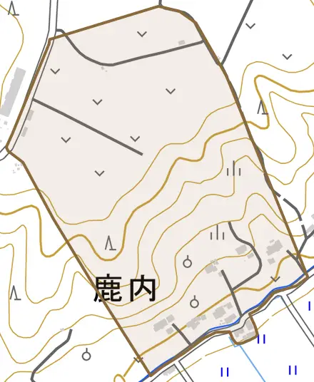 字鹿内とその周辺の地図。町の範囲を重ねている