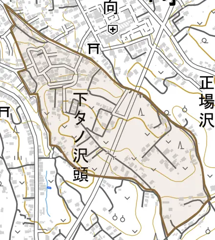 字下タノ沢頭とその周辺の地図。町の範囲を重ねている