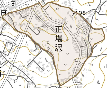字正場沢とその周辺の地図。町の範囲を重ねている