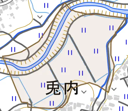 字兎内下川原とその周辺の地図。町の範囲を重ねている