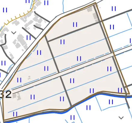 字兎内下谷地とその周辺の地図。町の範囲を重ねている
