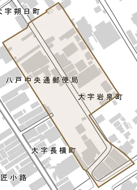 大字岩泉町とその周辺の地図。町の範囲を重ねている