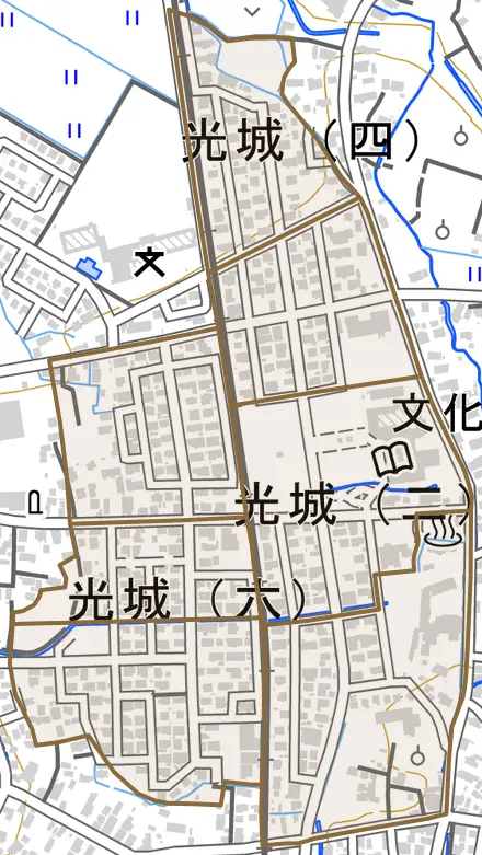光城とその周辺の地図。町の範囲を重ねている