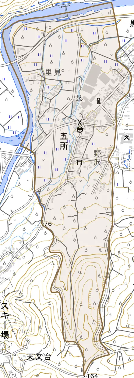 大字五所とその周辺の地図。町の範囲を重ねている