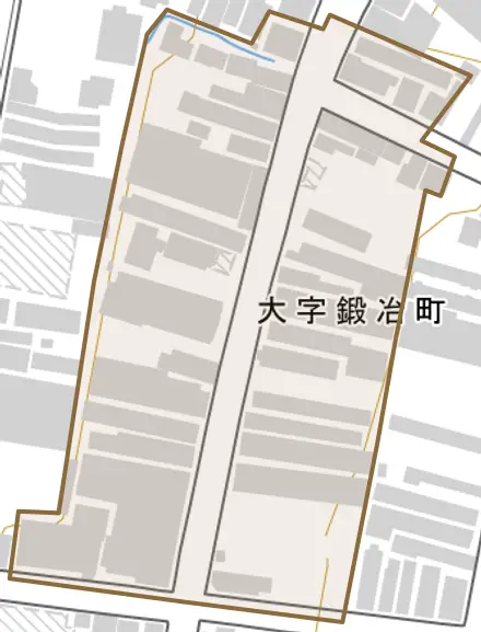 大字鍛冶町とその周辺の地図。町の範囲を重ねている