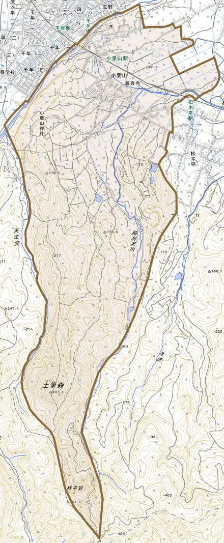 大字小栗山とその周辺の地図。町の範囲を重ねている