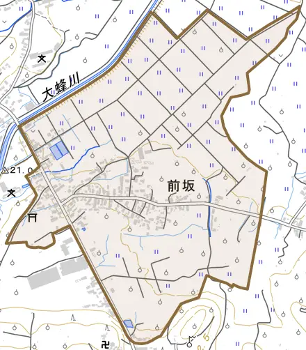 大字前坂とその周辺の地図。町の範囲を重ねている