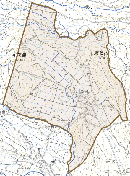 大字新岡とその周辺の地図。町の範囲を重ねている