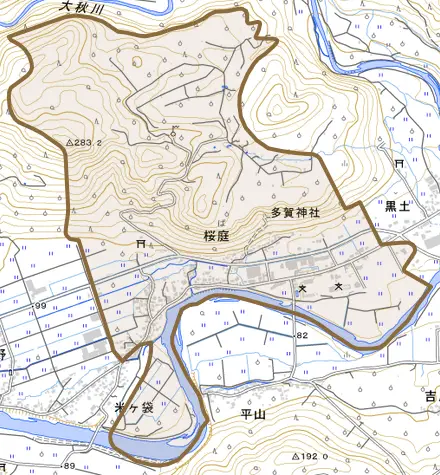 大字桜庭とその周辺の地図。町の範囲を重ねている