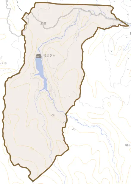 大字沢田とその周辺の地図。町の範囲を重ねている