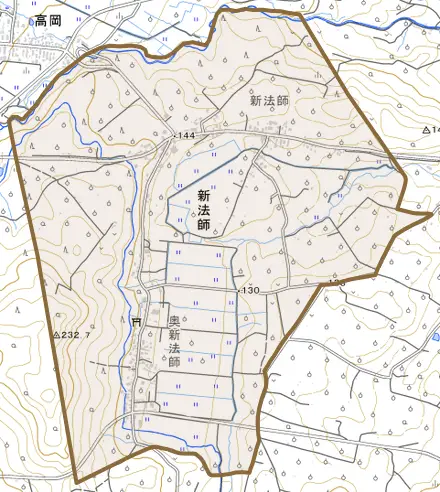 大字新法師とその周辺の地図。町の範囲を重ねている