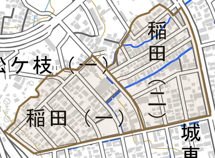 大字稲田とその周辺の地図。町の範囲を重ねている
