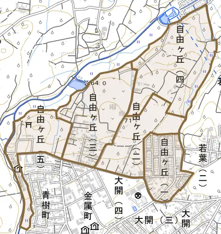 大字自由ケ丘とその周辺の地図。町の範囲を重ねている