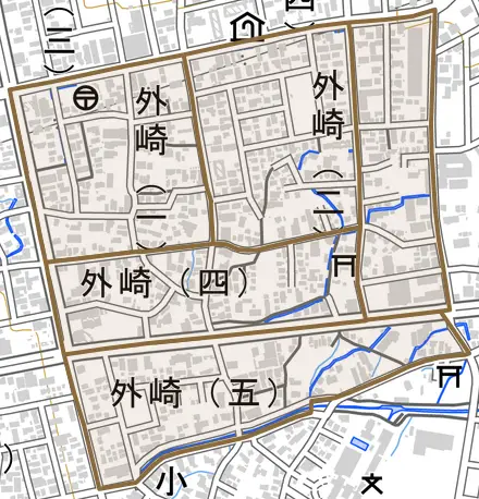 大字外崎とその周辺の地図。町の範囲を重ねている