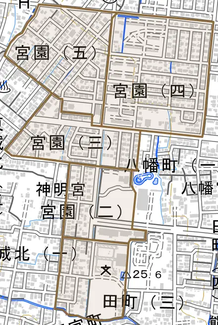大字宮園とその周辺の地図。町の範囲を重ねている