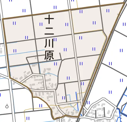 大字十二川原とその周辺の地図。町の範囲を重ねている