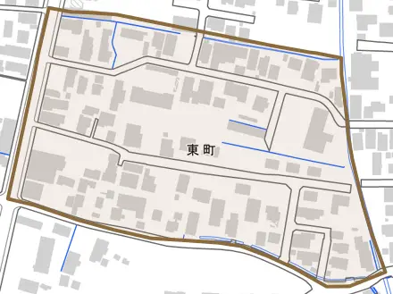 東町とその周辺の地図。町の範囲を重ねている