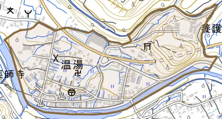 大字温湯とその周辺の地図。町の範囲を重ねている
