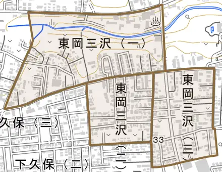東岡三沢とその周辺の地図。町の範囲を重ねている