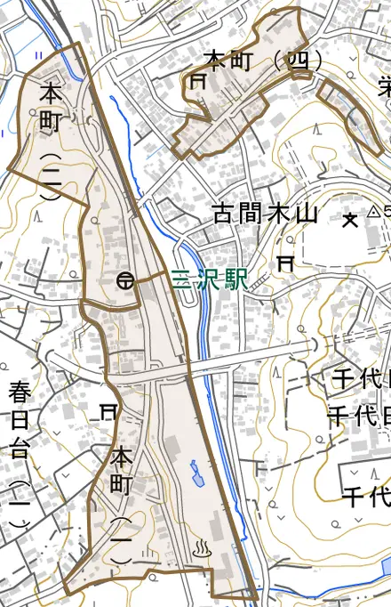 本町とその周辺の地図。町の範囲を重ねている