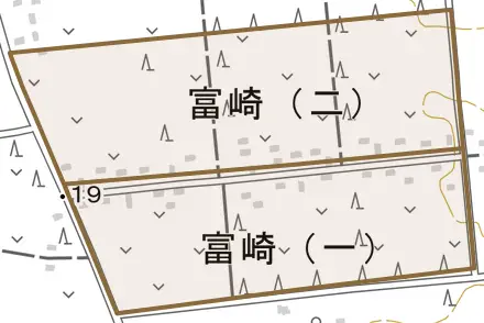 富崎とその周辺の地図。町の範囲を重ねている