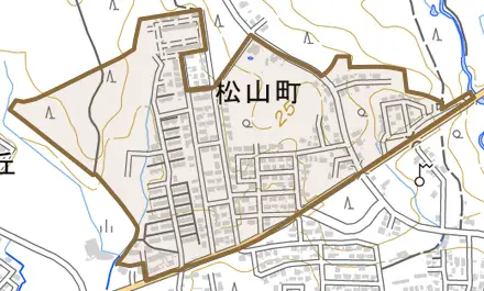 松山町とその周辺の地図。町の範囲を重ねている