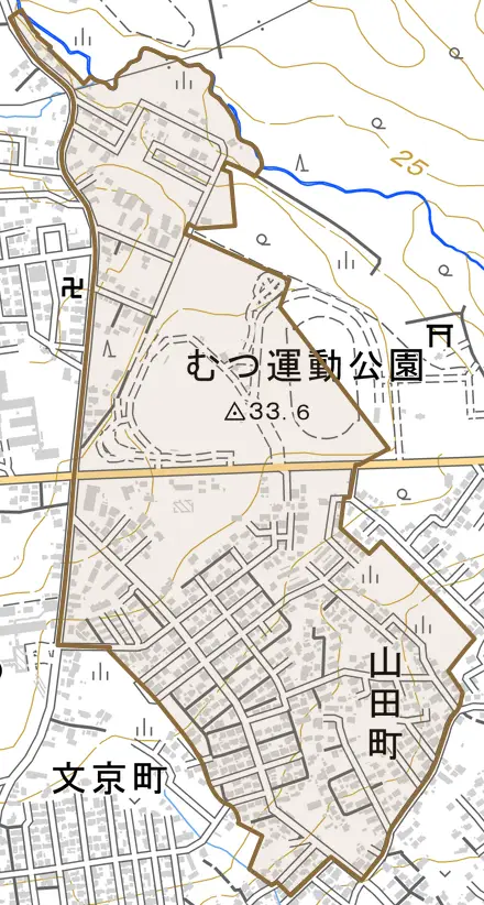 山田町とその周辺の地図。町の範囲を重ねている