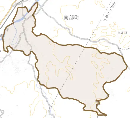 大字下名久井とその周辺の地図。町の範囲を重ねている