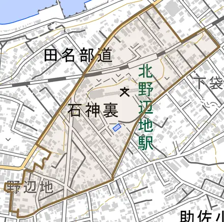 字石神裏とその周辺の地図。町の範囲を重ねている